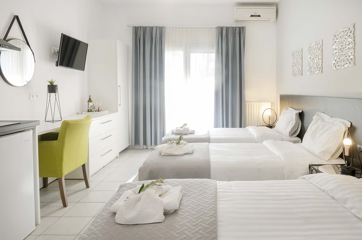 Δίκλινο δωμάτιο στο Hotel Papanikolaou στην Ιερισσό.